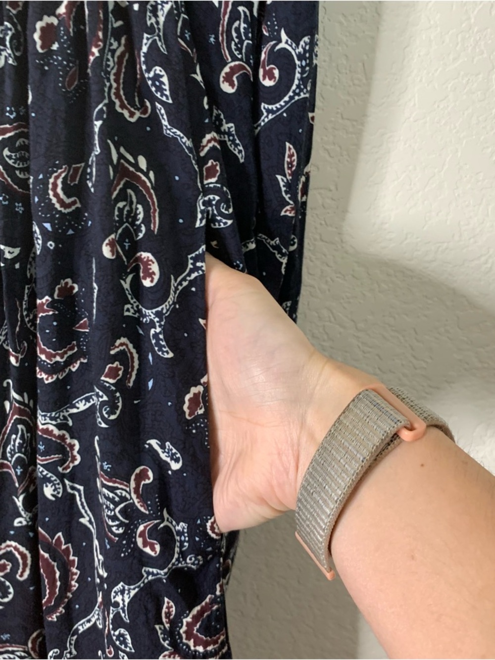 Madewell navy Smocked V-Neck Midi Dress in Paisley long sleeve M - Picture 4 of 12